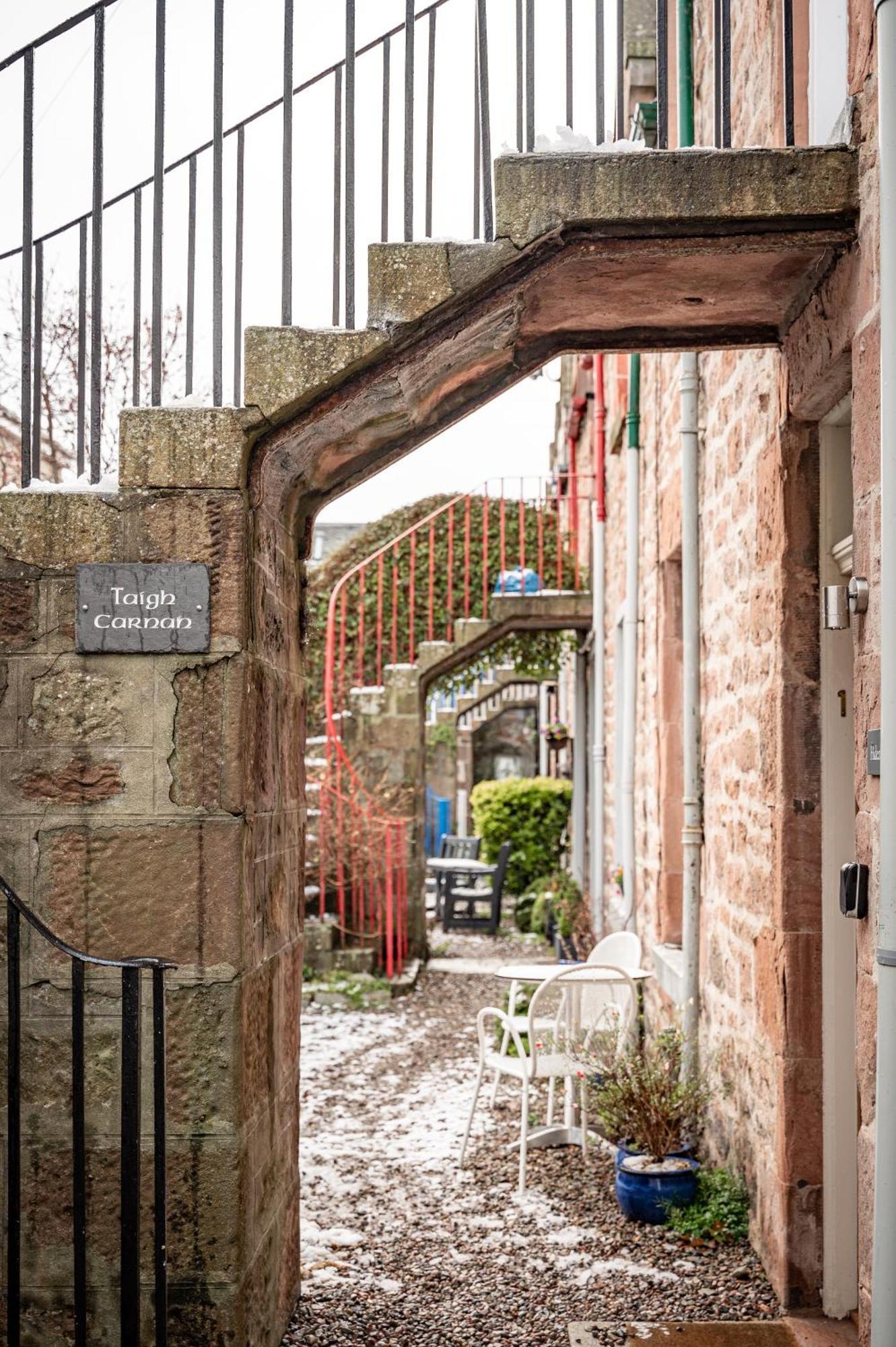 Taigh Carnan Apartment Inverness Bagian luar foto
